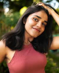 Develyn (@develynthedetail) • Instagram photos and videos