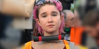 Eloise Plummer's Instagram, Twitter & Facebook