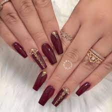 The matte color of the maroon polish makes the entire design look even more elegant. Maroon Nails Best 43 Maroon Nail Art Design Ideas From Instagram Burgundy Nails Maroon Nails Tapered Square Nails