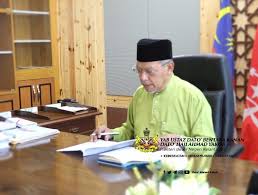 Menjelang hari raya keagamaan, perusahaan anda tentu sedang sibuk menghitung thr yang akan dibayarkan kepada karyawan. Dato Ahmad Yakob On Twitter Sempena Sambutan Hari Raya Aidilfitri 2019 1440 Majlis Mesyuarat Kerajaan Telah Membuat Keputusan Bersetuju Untuk Memberikan Elaun Bantuan Hari Raya Berjumlah Rm250 Kepada