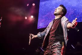 Despacito (ringtone) luis fonsi feat. Luis Fonsi On Despacito New Album In 2020 Ew Com