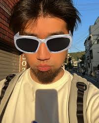 Yue Jing's Instagram, Twitter & Facebook