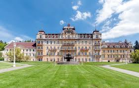 Ehemaliges Grand Hotel Weimar In Marienbad Download This Photo And Other Beautiful Photos For Free On Our Site Hotel Weimar Marienbad Immobilien Kaufen