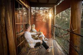 The remote love cabins are nestled in these unbelievable landscapes, amongst 600 acres of alluring mountain ranges. Seclusions Blue Mountains