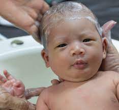 Munchkin white hot inflatable duck tub. Baby Bath Time Healthy Parenting Winnipeg