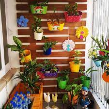 If You Are An Outdoor Person Then This Urban Garden Wall Idea Is For You Decorate Your Balcony Or The Front Porch Green Decor Interior Design Brand Plant Wall