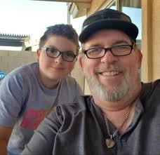 Dads, grandpas, brothers, uncles! Join us !