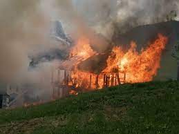 We did not find results for: Grosso Incendio A Colle Santa Lucia Le Fiamme Da Un Fienile Si Propagano Alle Case Nel Bellunese Foto