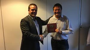 De hadde selv ønske om å bruke slagordet turning ideas into reality. Ardal Maskinering Forlenger Bryne Fk