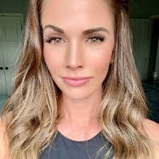 Hannah Peck's Instagram, Twitter & Facebook