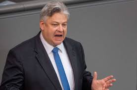 Der kölner engagiert sich aber auch bei der afd. Thomas Seitz Afd Politiker Dankt Mediziner Nach Schwerer Covid Erkrankung Politik Stuttgarter Zeitung