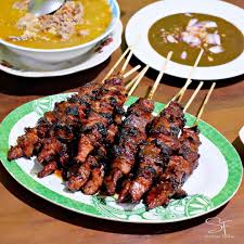 Jan 19, 2016 · menjelang waktu isyak, melalui jendela lili ternampak sebuah lori membawa kubah di puncaknya terdapat bulan sabit. Pilihan Sate Kambing Uenak Di Surabaya Mana Favoritmu