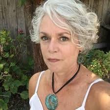 Amy Schlueter's Instagram, Twitter & Facebook