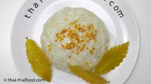 In Thailand Kennt Man Viele Sussspeisen Mit Sussem Klebreis Beliebt Ist Khao Neow Moon Ein Susser Reis Mit Kokosmilch Den Klebreis Lebensmittel Essen Kokosmilch