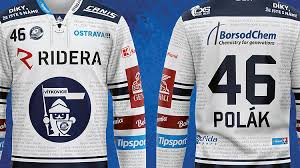 Hc kometa brno» o víkendu se koná poslední veřejné. Specialni Dresy Se Jmeny Permanentkaru Pro Vanocni Derby S Trincem Odtajneny Hc Vitkovice Ridera