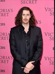 Take Me To Church Victoria S Secret Fashion Show 2015 Andrew Hozier Byrne Victoria Secret Fashion Show Hozier Victoria Secret