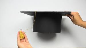 Take a look at our youtu. 3 Ways To Make Your Own Graduation Hats Wikihow