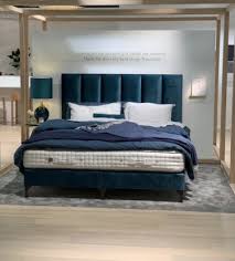 Das angebot ist groß, die preise bei mfo matratzen bekommen sie hochwertige matratzen, boxspringbetten, lattenroste und topper zu. Vispring Bett Ceto Mit Matratzen Und Topper Designermobel Koln