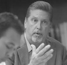 20100624 Building San Diego.qxp