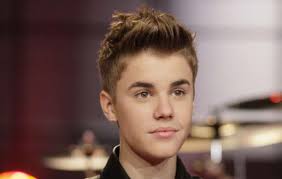 Jesse James a bien fait de divorcer... Justin Bieber surprend une petite  fille...