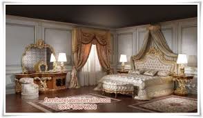 Produk furniture kamar tidur ini sangat pas untuk di pakai dalam dekorasi kamar set pengantin maupun perabotan kamar utama. Set Kamar Tidur Pengantin Ukir Set Kamar Tidur Ranjang Pengantin Furniture Jati Minimalis Furniture Jati Furniture Furniture Minimalis Kursi Ukir Mewah Set Kamar Harga Kayu Model Desain Jual Jepara Murah Gambar Jati