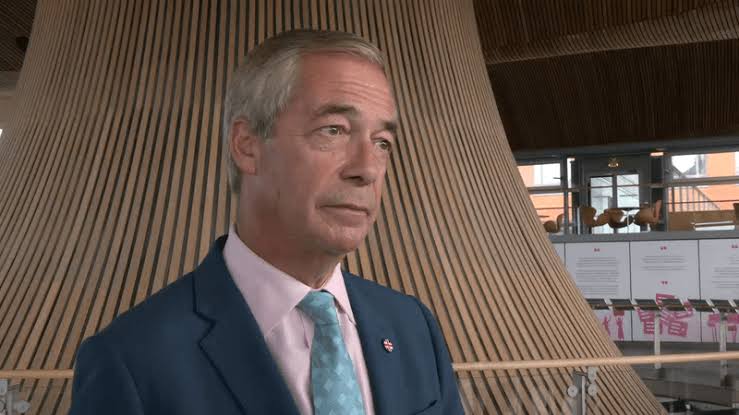 Nigel Farage issues stark Chagos warning to Andy Burnham ahead of Donald  Trump meeting: 'Can't go ahead!'