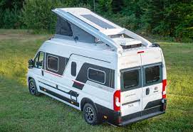 adria sports edition un toit relevable aux lignes inedites fourgonlesite