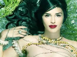 Confession time: Esther's underwater beauty shot is one of my favorite  shots in NTM's history. I'll probably die alone