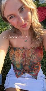 Alexis Thomason's Instagram, Twitter & Facebook