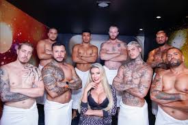 Filho de Andressa Urach filma conteúdo adulto da mãe com 8 homens