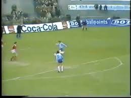 Mit ihrer fußballabteilung war die eintracht 1963 gründungsmitglied der bundesliga. Gif Of The Day Superpost Part 2 26 50 Pyro On The Pitch Com