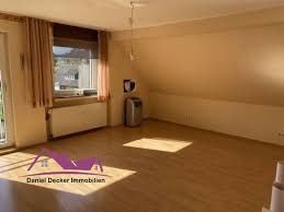 Die wohnung im ersten og verfügt 131 m² und besteht aus einem wohnzimmer und einem esszimmer sowie drei schlafzimmer. Wohnungen Mieten In Herborn