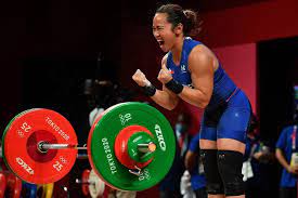 Today, weightlifters compete in snatch and clean and jerk, and are placed according to their total combined result. 33nkrzhwlrvkm