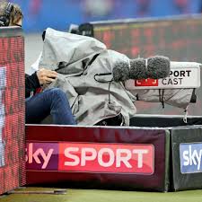 Marcel sabitzer übernimmt die verantwortung, tritt zu diesem foulelfmeter an und schießt mit dem rechten fuß unten ins rechte eck. Vfb Stuttgart Bei Rb Leipzig Jetzt Das Spiel Live Im Tv Und Stream Die Infos Vfb Stuttgart