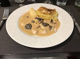 Supreme De Chapon Sauce Vin Jaune Et Morilles Picture Of Restaurant Le Bourgogne Evian Les Bains Tripadvisor
