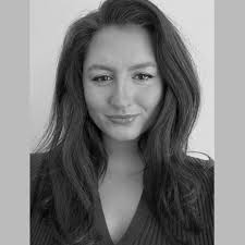 Melanie Downes's Instagram, Twitter & Facebook