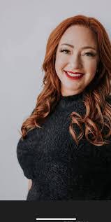 Carrie Lantz's Instagram, Twitter & Facebook