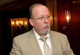 Robert Weber steps down