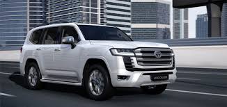 striveme لاندكروزر 2022 تعرف على اس يو في تويوتا الجديدة في عمان