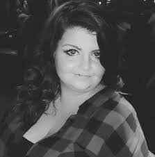 Ashley Albee's Instagram, Twitter & Facebook