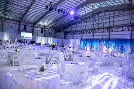 Make your winter themed party amazing with these fun winter wonderland party ideas! Winter Wonderland Hangar Party Tris