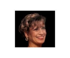 Robyn Everett's Instagram, Twitter & Facebook