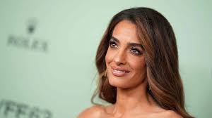 The Golden Bachelor's Kathy Swarts Shares Before and After Plastic Surgery  Pics