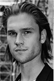 Down To Earth Slicked Back Medium Length Hair Lange Haare Manner Mittellange Haare Frisuren