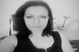 Ayse Kutluhan's Instagram, Twitter & Facebook