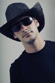 Undertäcka Ett CIA-agens Eller Ett Kallt Mysterium Med Glas. Privat  Detektiv I Maskopi Med Täckmantel Under Tak Och Solglasögon. Fotografering  för Bildbyråer