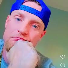 Salute to all the fathers & mothers that goes out the way for their  families. #GODisgood Everybody has a role to play and everybody has to do  their part.