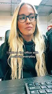 Tracy Walpole's Instagram, Twitter & Facebook