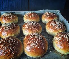 Brioche Burger Buns Die Meisterklasse Der Burgerbrotchen Burger Brotchen Rezept Burger Brotchen Rezepte