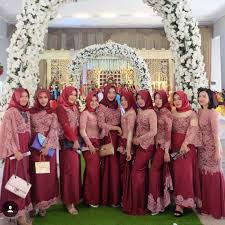 Simak saja inspirasi model kebaya modern untuk berbagai macam event ini. 12 Kumpulan Gambar Inspirasi Kebaya Modern Indonesia Pakaian Model Gamis Kebaya Rok Diary Hijaber